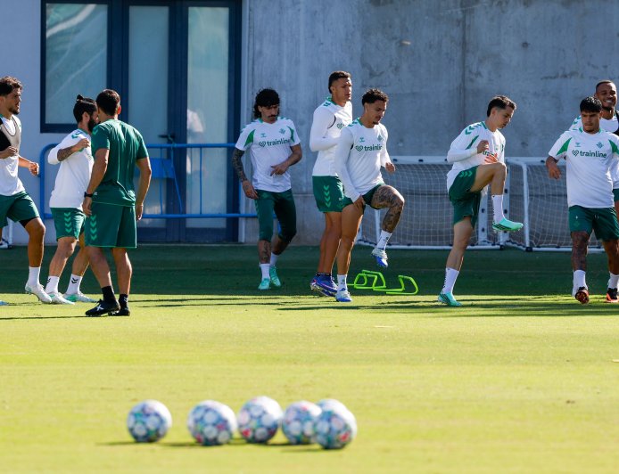 Real Betis - Porto, el partido de la Champions League en directo|El Betis con Parrott y Abde en ataque