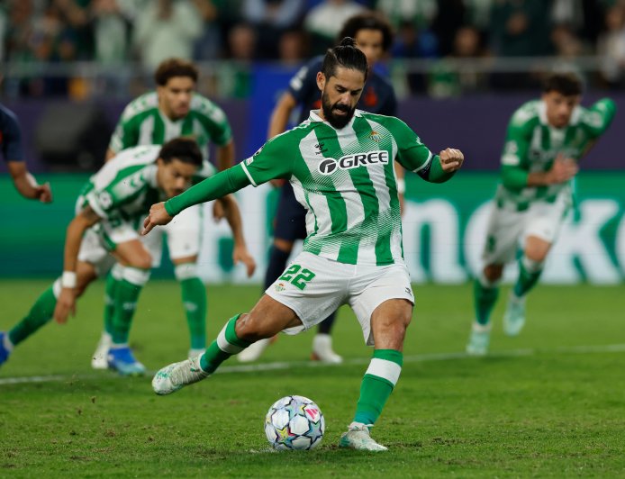 El Betis se agarra al sufrimiento para derrotar al Feyenoord y lograr un gran tres de tres