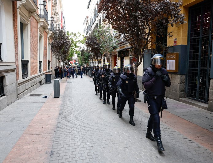 Bulos, refuerzo policial y comerciantes en alerta por altercados en Madrid: “Hay preocupación, pero nos dicen que no hay que alarmarse”