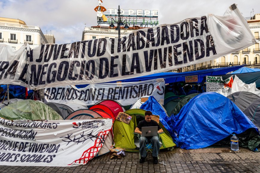 La justicia rechaza de nuevo el desalojo de la Puerta del Sol porque no existe “inactividad” de la Delegación del Gobierno