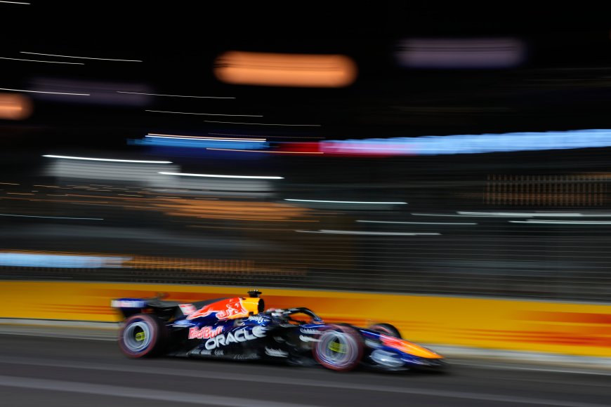Verstappen lidera la marcha por Singapur y Antonelli ya está a tiro de su primer Mundial