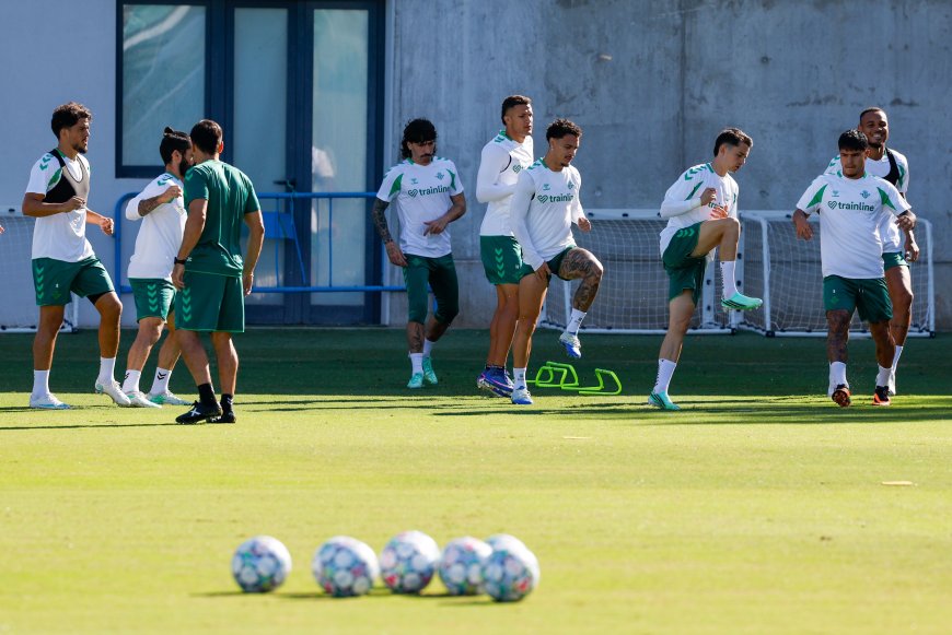 Real Betis - Porto, el partido de la Champions League en directo|El Betis con Parrott y Abde en ataque