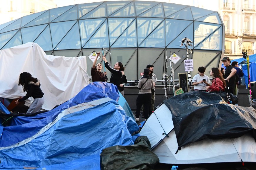 La acampada de Sol debate la mejor manera de poner fin a la protesta en las próximas semanas