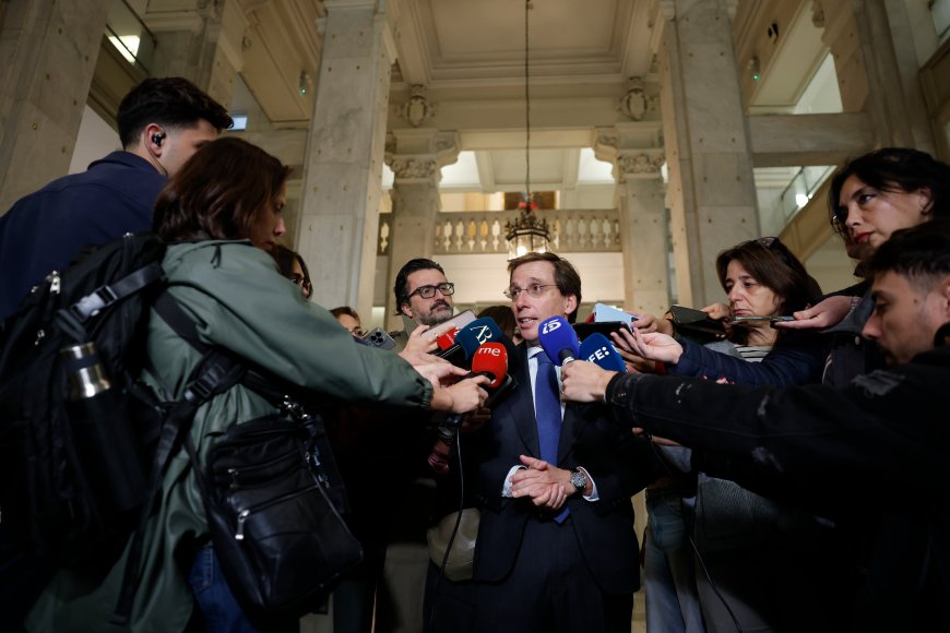 Almeida admite el error “indiscutible” en la recalificación de la ciudad del Real Madrid, pero asegura que “no frustra la operación”
