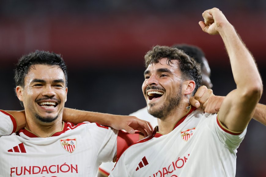 Un fiable Sevilla se deshace con firmeza de un débil Osasuna