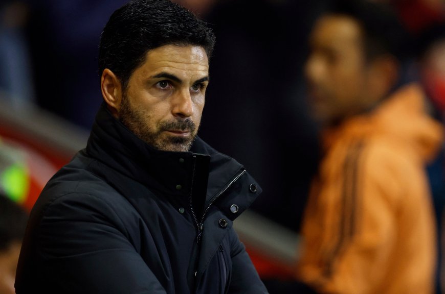 Iraola examina la doble vida de Arteta