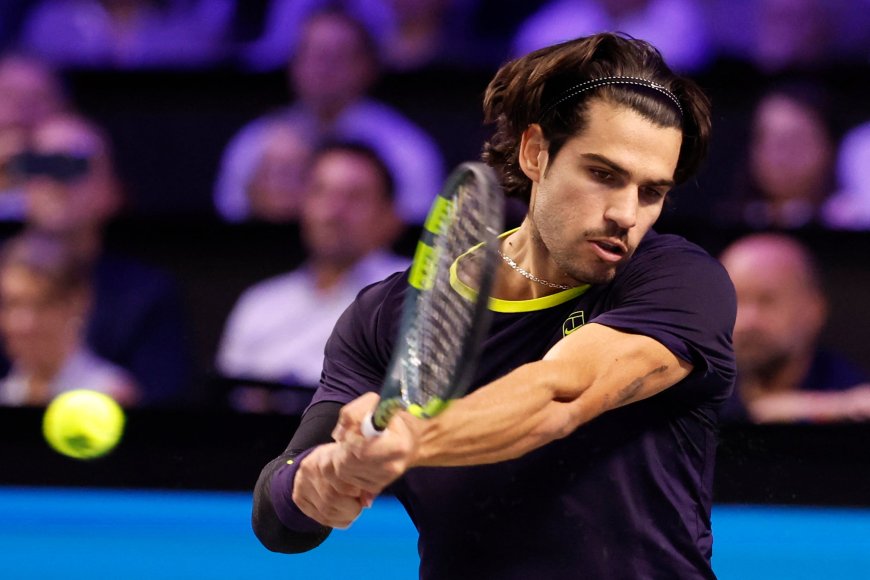 Daniil Medvedev - Carlos Alcaraz en directo | Alcaraz doblega a Medvedev en dos sets y alcanza su primera final del torneo de Viena